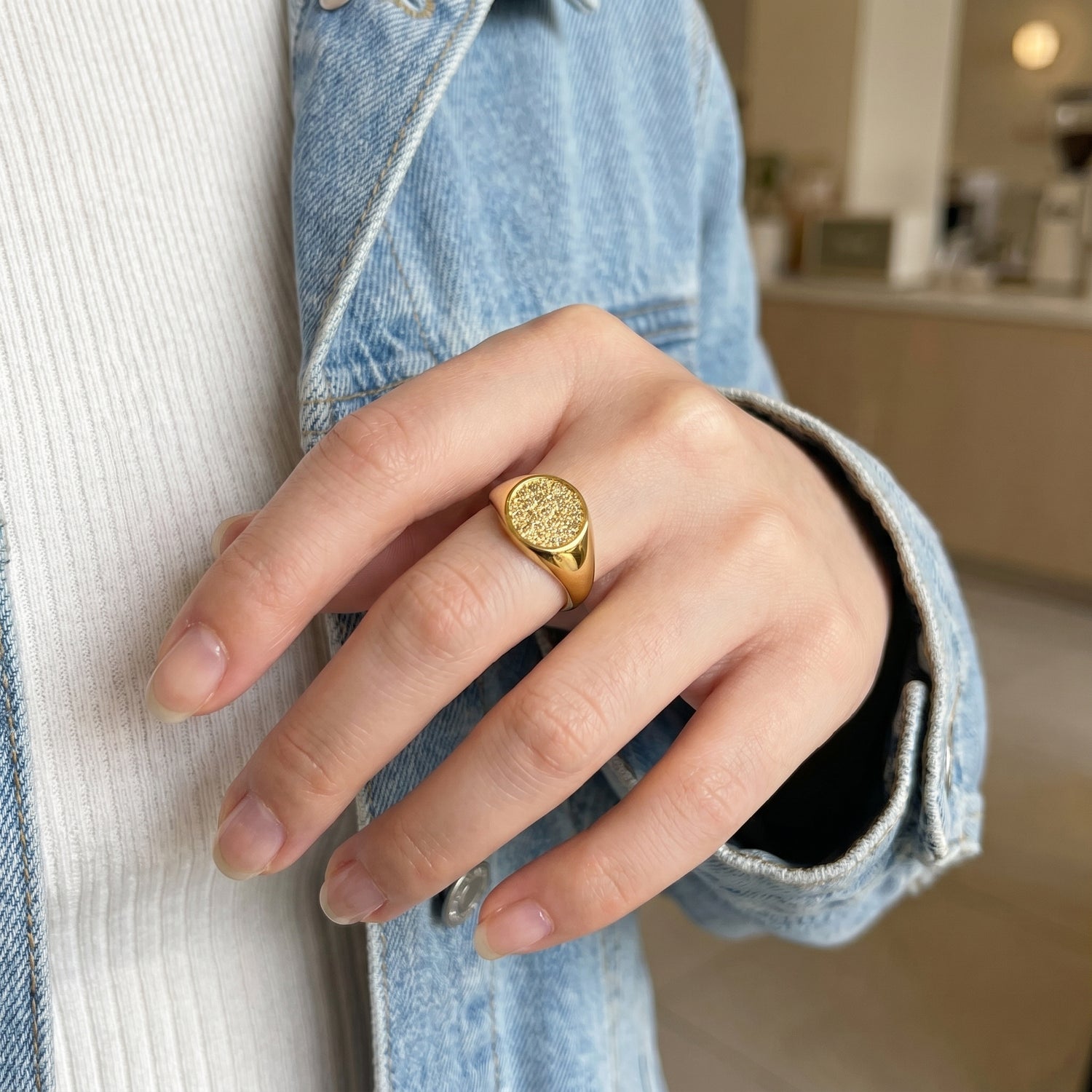 Round Pavé Gold Ring