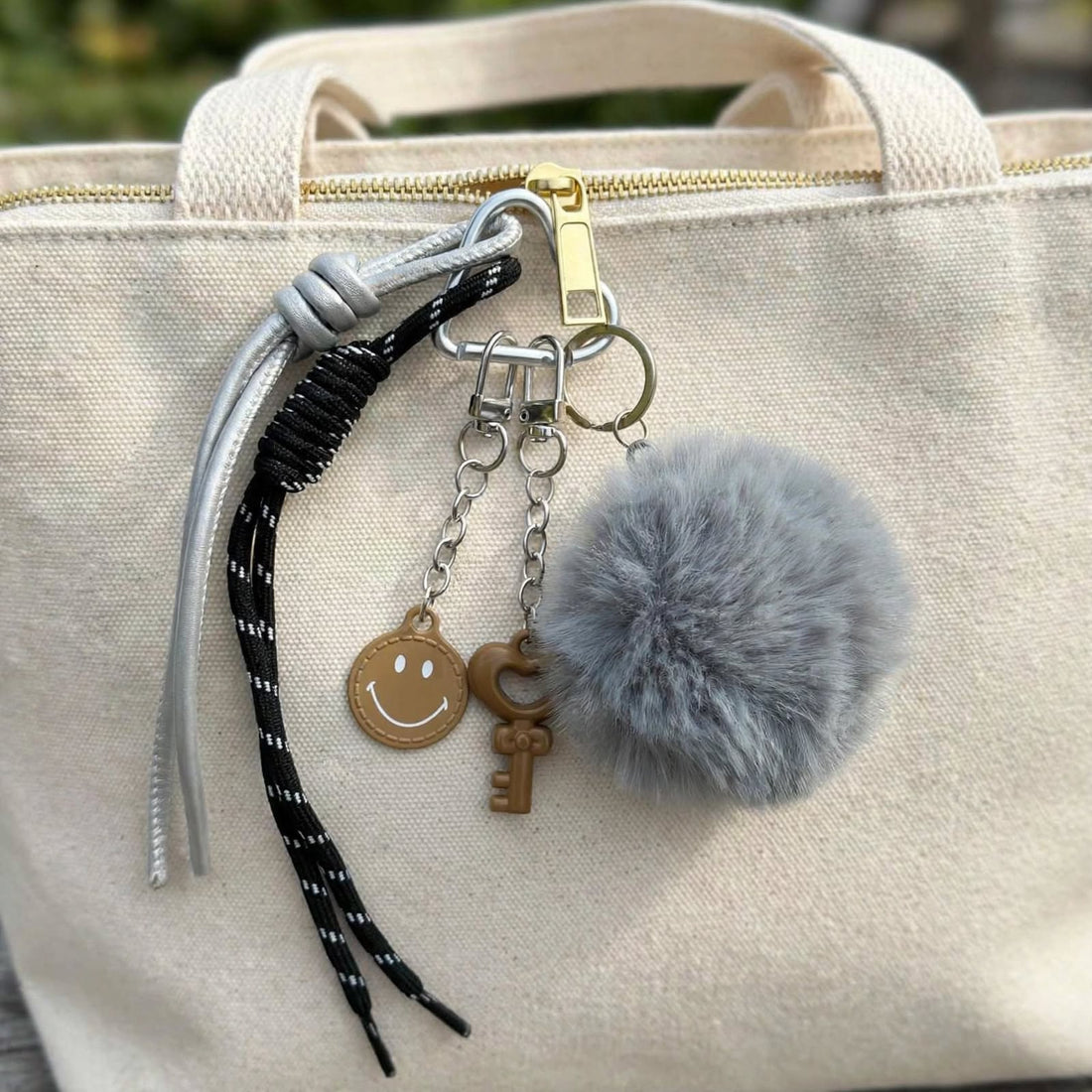 Cloudy Smile Bag Charm – Grey Fluff Keychain with Smile &amp; Heart Key