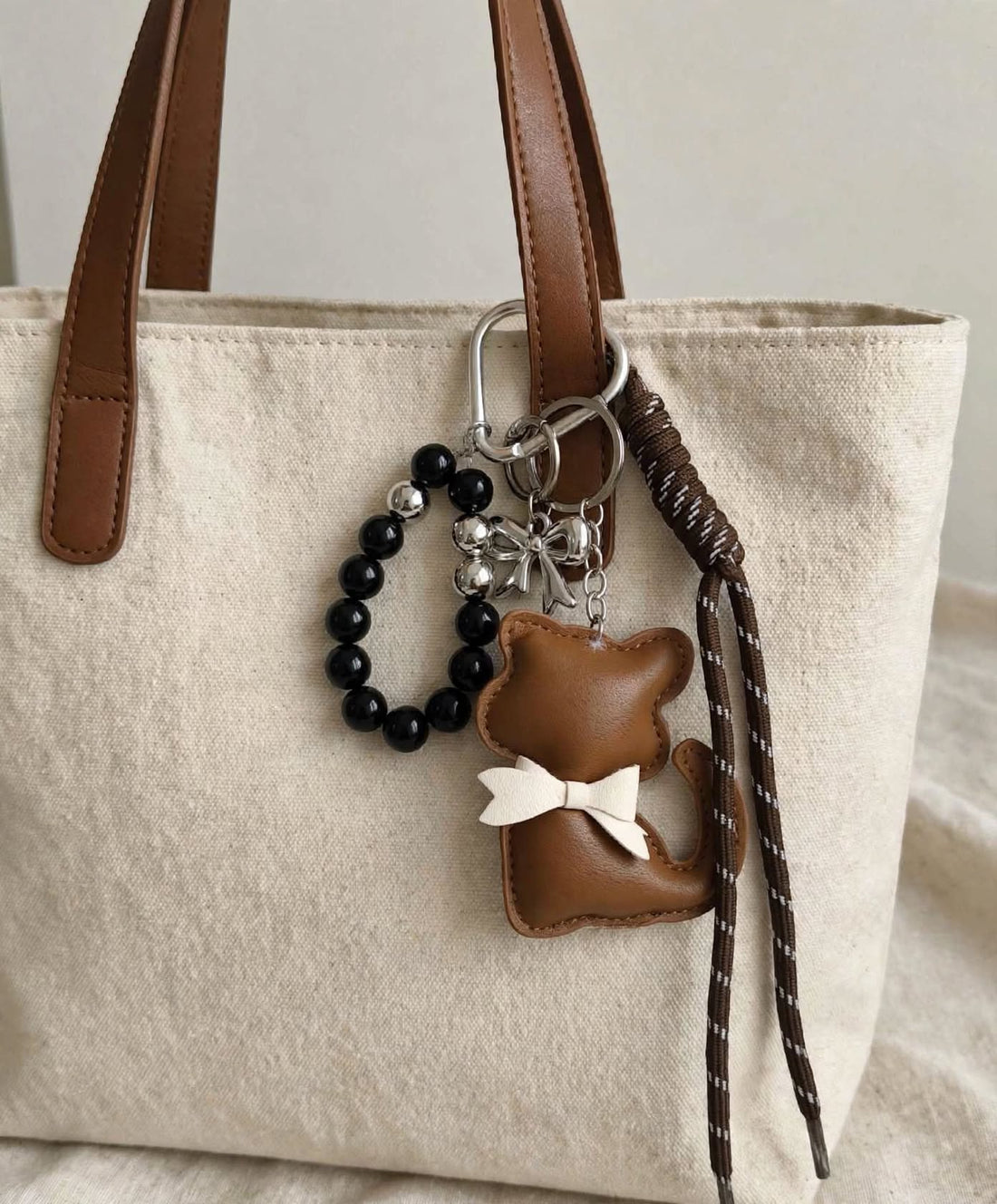 Mocha Cat Bow Bag Charm – Coquette Beaded Keychain