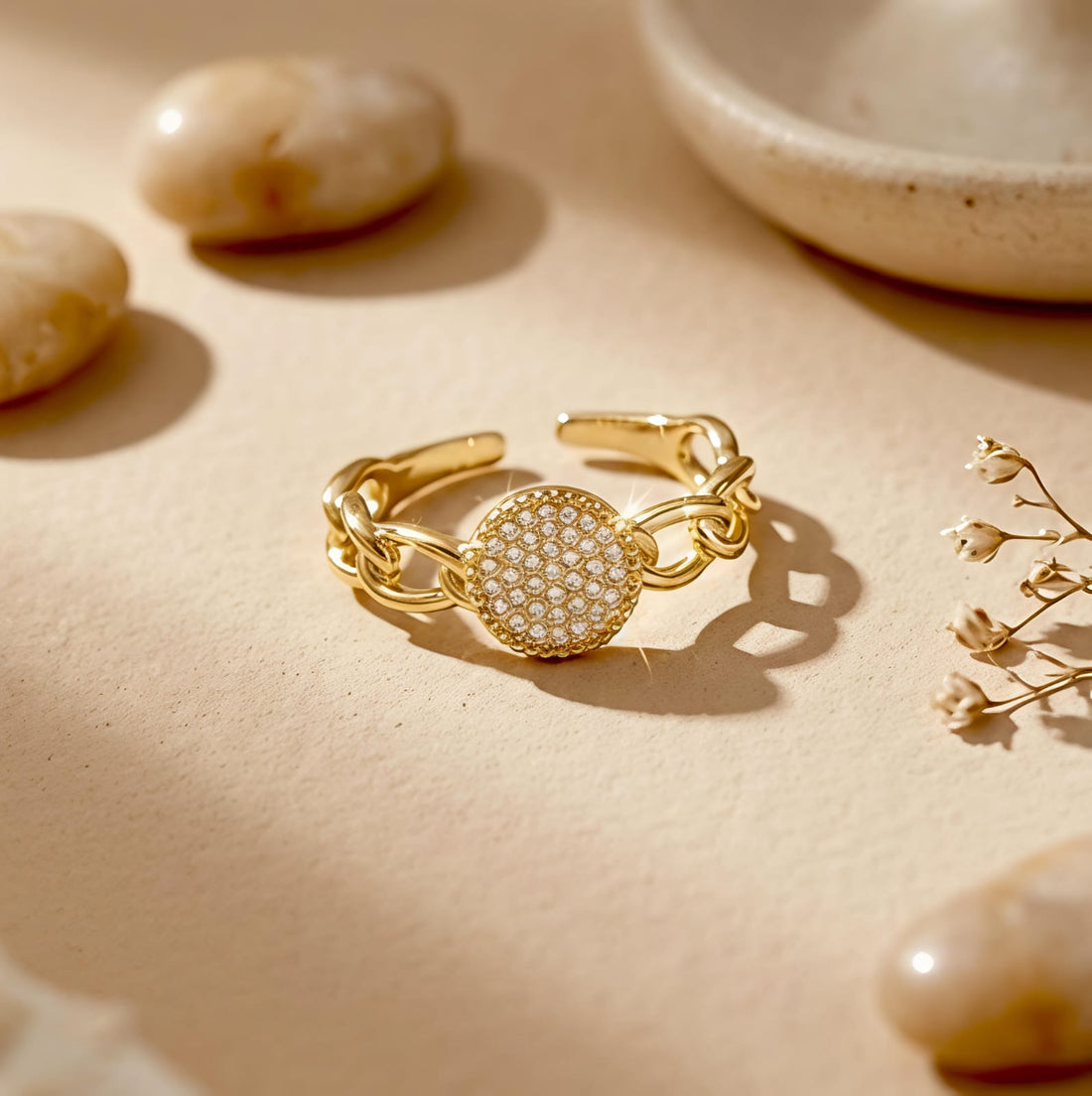 The Sparkling Circle Chain Ring