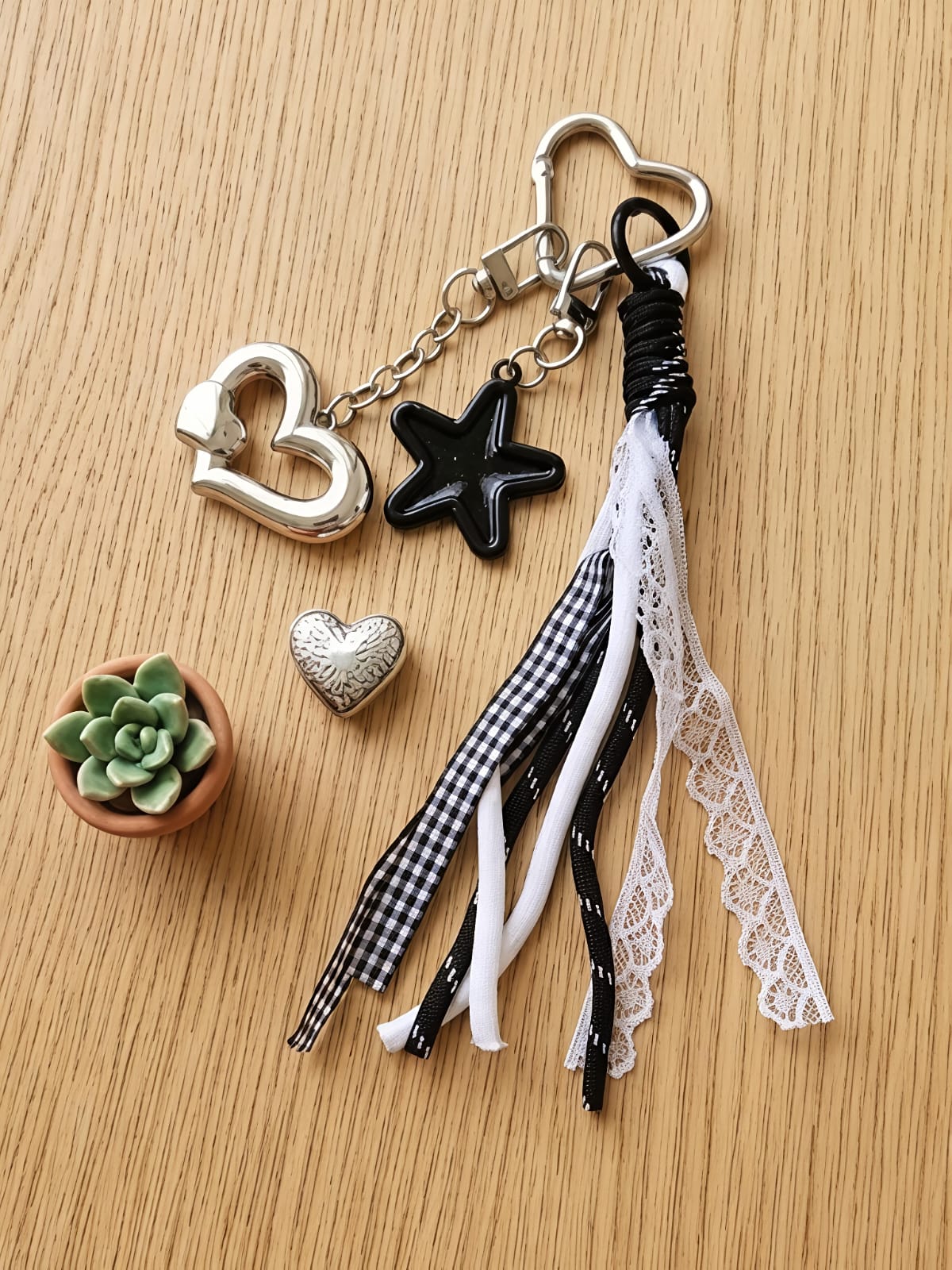 Ribbon &amp; black Charm Bag Accessory