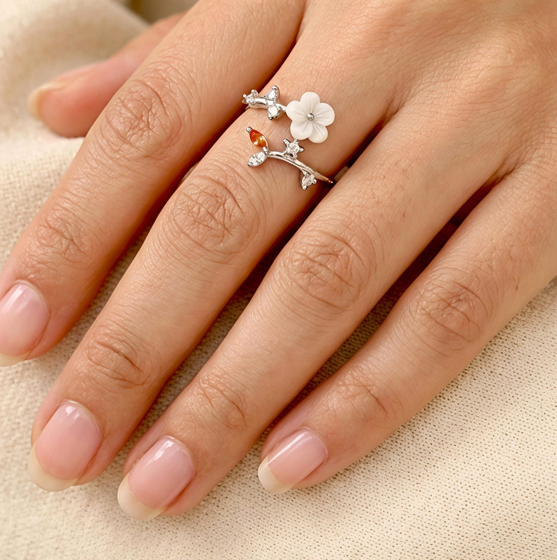 White Rose Ring