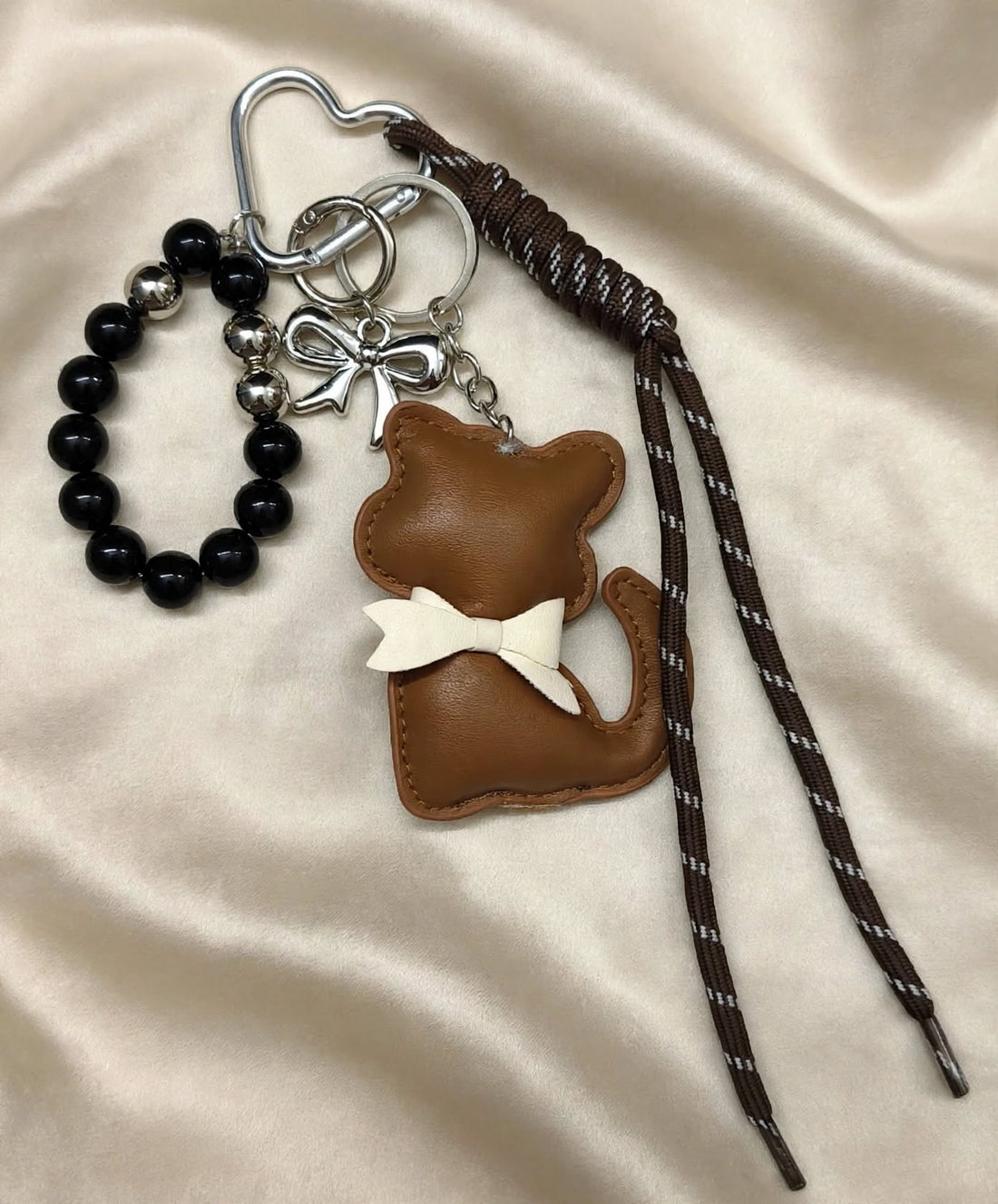 Mocha Cat Bow Bag Charm – Coquette Beaded Keychain